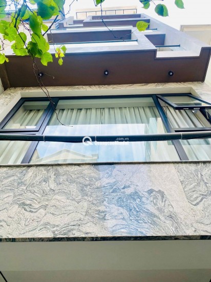PHỐ NGUYỄN VĂN CỪ – PHÂN LÔ Ô TÔ TRÁNH - NGÕ THÔNG CÁC NGẢ, 60M x 7 TẦNG THANG MÁY FULL NỘI THẤT
