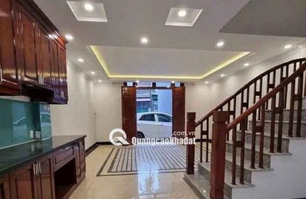 Hiếm Nhà Thạch Bàn 6 tầng – nội thất cao cấp – ô tô đỗ cửa