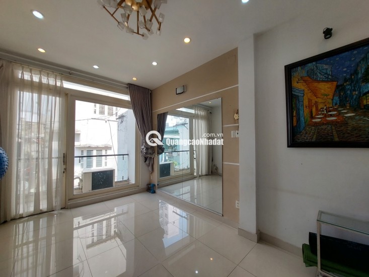 Nhà đẹp đường Phạm Ngũ Lão 5 tầng, 5 phòng ngủ, 54 m2 giá chỉ 13,5 tỷ