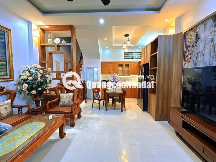 Bán nhà ngõ 132 cầu giấy 59m x5 tầng giá 15,5 tỷ ,cách ô tô 20m
