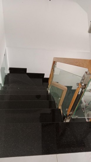 Nhà Đẹp Hẻm Xe Tải , Chủ cần bán gấp chuyển về Vinhomes