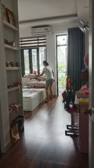 Nhà Đẹp Hẻm Xe Tải , Chủ cần bán gấp chuyển về Vinhomes