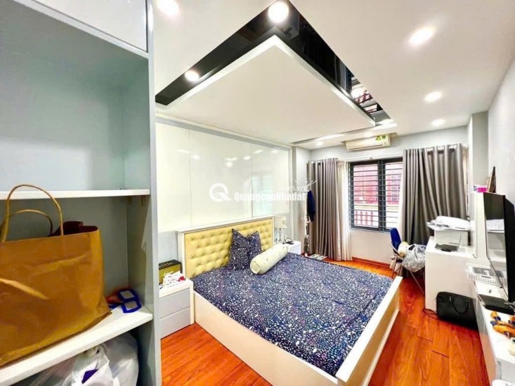 Bán nhà phố Nguyễn Khánh Toàn gần phố ngõ thông kinh doanh 55m² x 5 tầng 14 tỷ