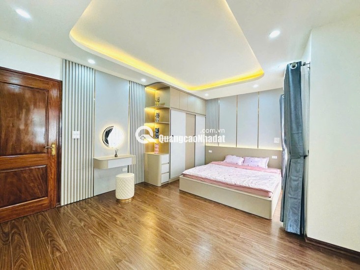 Bán gấp nhà Nguyễn Khánh Toàn ngõ thông gần phố kinh doanh 60m² x 5 tầng 15 tỷ