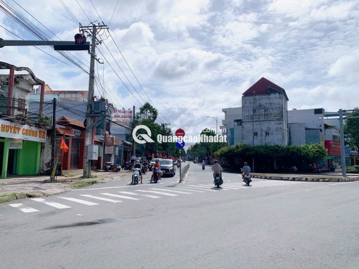 NHÀ PHỐ BÌNH THUỶ,CẦN THƠ – 10x60m(600m2) – 1 trệt 1 lầu – khu vực trung tâm – Giá bán 35 tỷ ( có thương lượng )