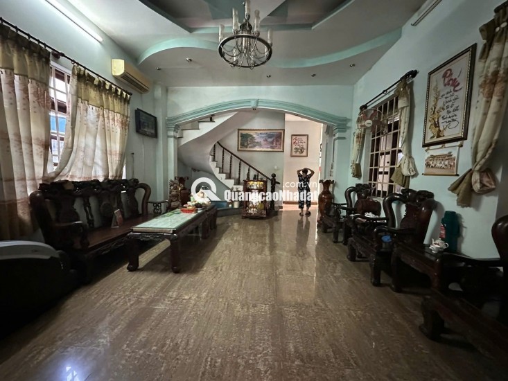Bán nhà mặt tiền Dương Công Khi, Hóc Môn. DT 200m2, 3 tầng, 6PN. Sổ hồng, giá 15 tỷ.