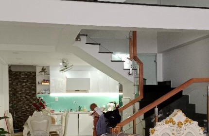 Nhà Đẹp Hẻm Xe Tải , Chủ cần bán gấp chuyển về Vinhomes