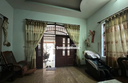 Bán nhà mặt tiền Dương Công Khi, Hóc Môn. DT 200m2, 3 tầng, 6PN. Sổ hồng, giá 15 tỷ.