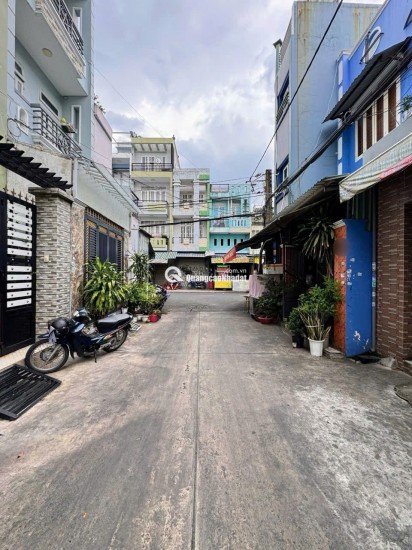 Bán nhà Hẻm ô tô ngay phố ẩm thực Phú Thọ Hòa, 67m2, 2 tầng, Vị trí kinh doanh, Chỉ 7tỷ nhỉnh