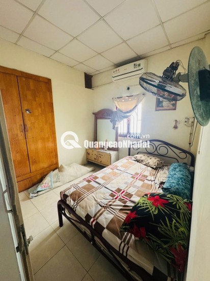 Bán nhà mặt phố Lê Văn Quới, Bình Tân. DT 4x12m, 2 tầng, 2PN. Sổ hồng, giá 4.6 tỷ. LH: 0909898125