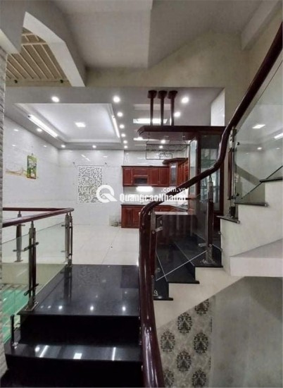 Bán nhà mặt phố Hồ Văn Long, Bình Tân. DT 60m2, 5 tầng, 7PN. Sổ hồng, giá 7.9 tỷ. LH: 0909898125