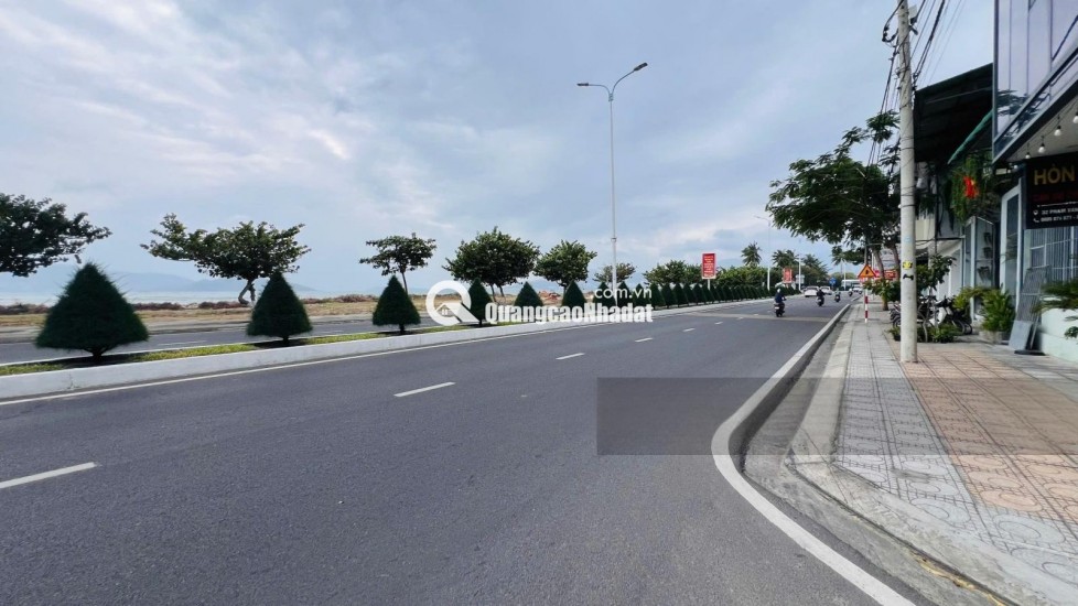 BÁN NHANH TÒA NHÀ PHỐ LÔ GÓC KINH DOANH NGHỈ DƯỠNG VIEW BIỂN PHẠM VĂN ĐỒNG NHA TRANG GIÁ BÁN 17 TỶ 500 TRIỆU 11 PHÒNG  NGỦ