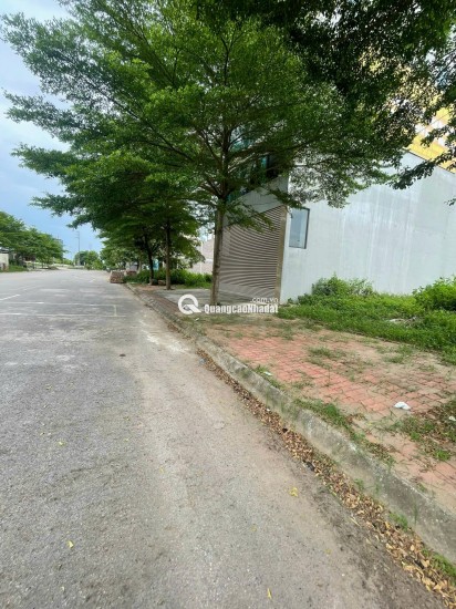 SIÊU PHẨM TRUNG TÂM VAI RÉO – PHÚ CÁT – HOÀ LẠC
DÀNH CHO BÁC NÀO ĐANG TÌM LÔ ĐẸP ĐỂ Ở HOẶC ĐẦU TƯ