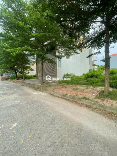 SIÊU PHẨM TRUNG TÂM VAI RÉO – PHÚ CÁT – HOÀ LẠC
DÀNH CHO BÁC NÀO ĐANG TÌM LÔ ĐẸP ĐỂ Ở HOẶC ĐẦU TƯ