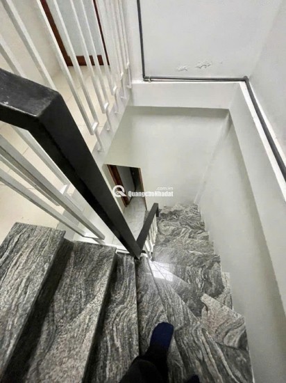 MẶT NGÕ KINH DOANH TẤP NẬP - Ô TÔ RA VÀO THOẢI MÁI - TRUNG TÂM ĐỐNG ĐA