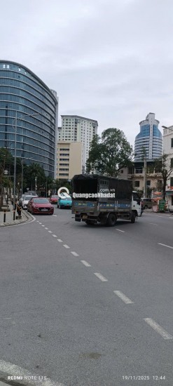 Siêu hiếm – Nhà lô góc Nguyễn Chí Thanh 58m2 – Mặt tiền 4.5m– ô tô vào nhà – Ngõ thông- 26 tỷ.