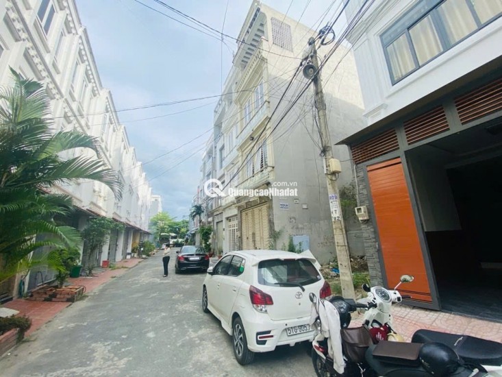 NHÀ 4 TẦNG  4PN. Oto ngủ trong nhà . Hẻm oto tránh