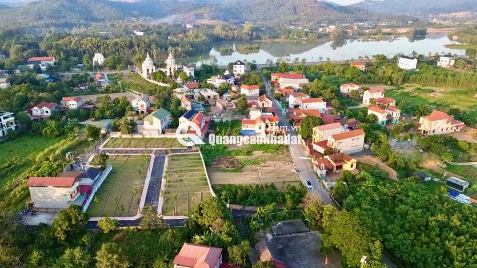 Chính chủ vk ck em  làm việc cho một cty ở Hà Nội - Đã có sổ   giá . .  nhỉnh 1ty