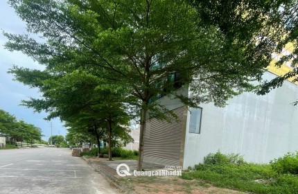 SIÊU PHẨM TRUNG TÂM VAI RÉO – PHÚ CÁT – HOÀ LẠC
DÀNH CHO BÁC NÀO ĐANG TÌM LÔ ĐẸP ĐỂ Ở HOẶC ĐẦU TƯ