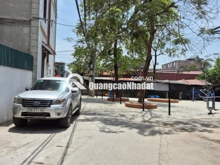 Nhà mặt phố ô tô tránh, mới xây xong, kinh doanh sầm uất, tiềm năng tăng giá tốt.