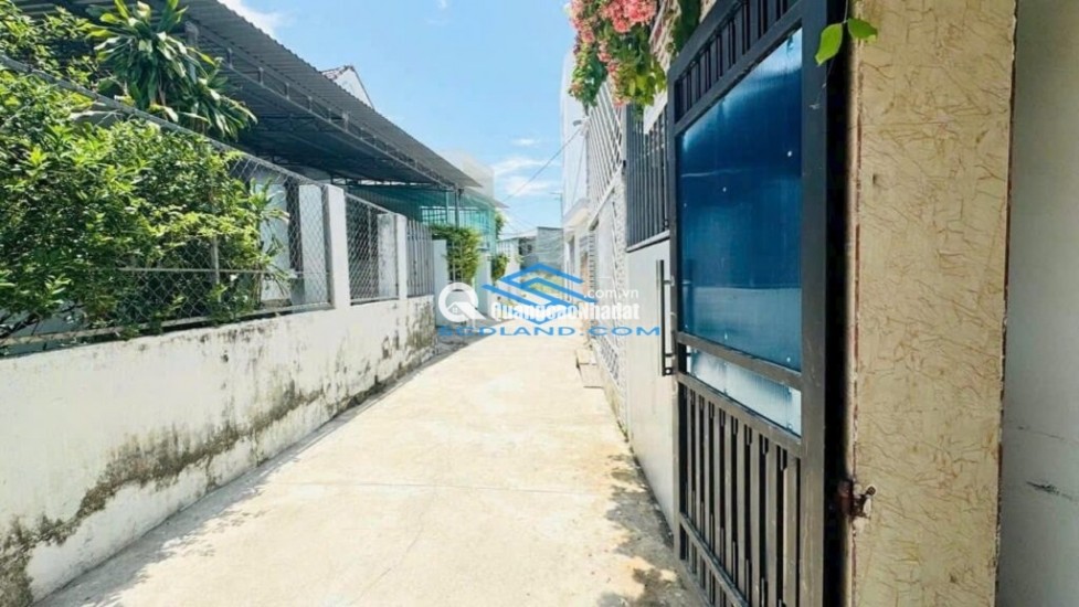 BÁN NHÀ CẤP 4  2 PHÒNG NGỦ HẺM 505 LƯƠNG ĐỊNH CỦA NHA TRANG GIÁ TỐT 1 TỶ 8