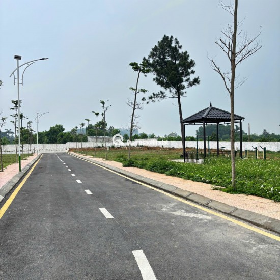 Bán nhanh lô góc hoa hậu tại Hòa Lạc, dt 100m2, full thổ cư, gần QL21, khu CNC, ĐHQG