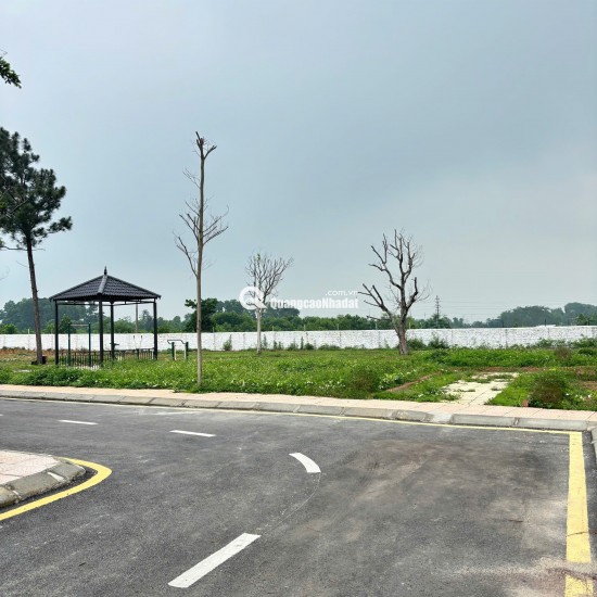 Bán nhanh lô góc hoa hậu tại Hòa Lạc, dt 100m2, full thổ cư, gần QL21, khu CNC, ĐHQG