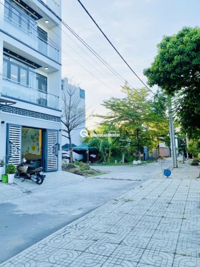 ĐƯỜNG 10M SIÊU THOÁNG – XE HƠI NGỦ TRONG NHÀ – NHÀ MỚI 4 TẦNG – GIÁP QUẬN 7 – CHỈ 6.9 TỶ