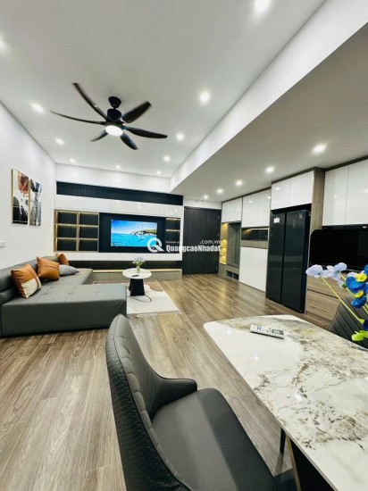 Bán căn hộ chung cư VP3 Linh Đàm, 93m², view hồ thoáng mát, full nội thất đẹp.