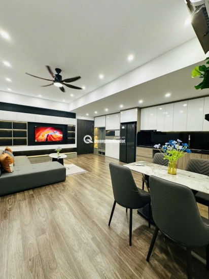 Bán căn hộ chung cư VP3 Linh Đàm, 93m², view hồ thoáng mát.