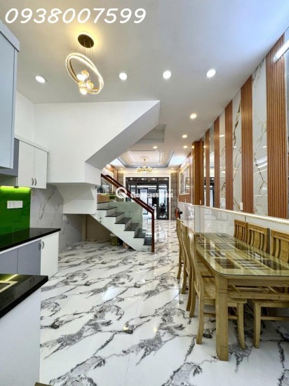 NHÀ BÁN GẤP GIẢM 400 TRIỆU. SÁT VÁCH QUẬN 7  - NHÀ MỚI Ở NGAY (4x15m) VUÔNG VỨC, TẶNG FULL NỘI THẤT - SỔ HỒNG HOÀN CÔNG, CÔNG CHỨNG NGAY - 5.5 TỶ