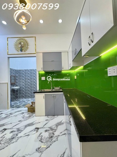 NHÀ BÁN GẤP GIẢM 400 TRIỆU. SÁT VÁCH QUẬN 7  - NHÀ MỚI Ở NGAY (4x15m) VUÔNG VỨC, TẶNG FULL NỘI THẤT - SỔ HỒNG HOÀN CÔNG, CÔNG CHỨNG NGAY - 5.5 TỶ