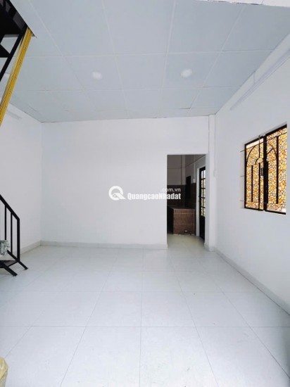 Bán Nhà Hoàng Diệu Q.4, 1 Trệt, 2 lầu, Cách MT Hoàng Diệu 20m, Giá Nhỉnh 3 Tỷ.