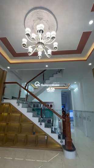   CHÍNH CHỦ BÁN LỖ NHÀ MỚI XÂY ĐỂ XOAY VỐN KINH DOANH – 1 TỶ 290 TRIỆU (TL)