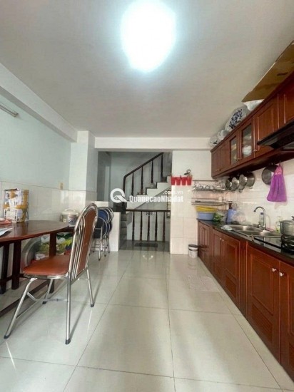 NHÀ QUẬN 1- MẶT TIỀN ĐƯỜNG 6M XE TẢI QUAY ĐẦU - TRỆT 3 LẦU - 23.4M2 - 6.5 TỶ Nguyễn Trung Ngạn, Sài Gòn, Quận 1