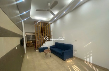 NHÀ ĐẸP HỒNG TIẾN Ở NGAY - GẦN PHỐ GẦN Ô TÔ - TẶNG NỘI THẤT - 30M 5 TẦNG NHỈNH 7 TỶ