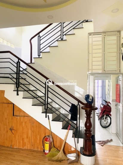 TÂN PHÚ - HẼM Ô TÔ - NHÀ LÔ GÓC 3 TẦNG VỪA Ở VỪA CHO THUÊ - NGANG KHỦNG 8M NỞ HẬU - SỔ CHÍNH CHỦ BÌA HOÀN CÔNG ĐỦ - NHỈNH 7 TỶ.