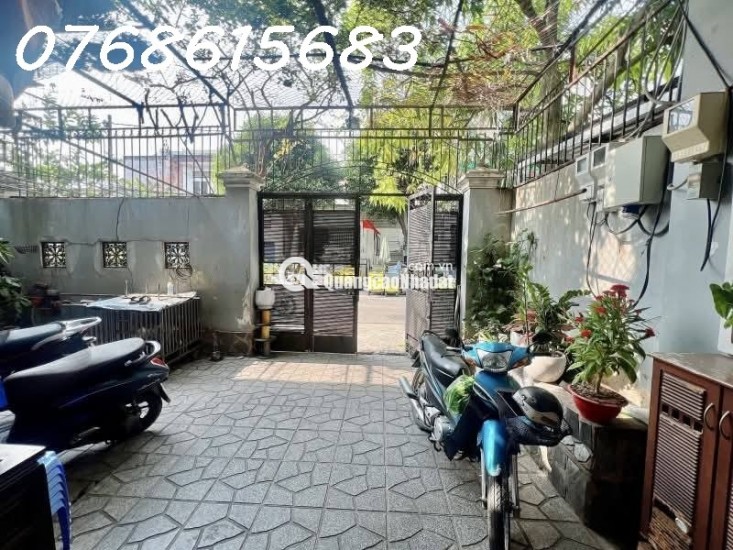 Bán biệt thự ven sông kề Gigamall Phạm Văn Đồng, Thủ Đức: 129m2, 3 tầng, 6PN, 16.5 tỷ - Sổ hồng, giá tốt, ở ngay!