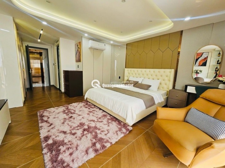 SIÊU PHẨM NHÀ PHỐ - 5 TẦNG THANG MÁY   MỚI TINH FULL NỘI THẤT CAO CẤP - HẺM XE HƠI VÀO NGỦ NHÀ