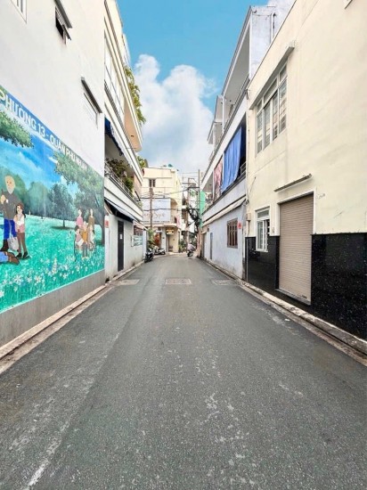  Nhà 3 tầng mới vào ở ngay – hẻm xe hơi Huỳnh Văn Bánh – Phú Nhuận