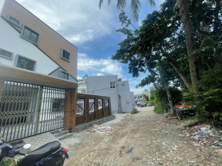  6.5 TỶ – NHÀ GÓC 2 MẶT TIỀN – SÁT CHỢ THẠNH XUÂN