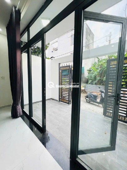 Bán nhà 55m2 x 3 tầng  Long Trường ,Quận 9  ngang hiếm  5.5m , HXH đường 6m ,Giá chỉ 4 Tỷ 800