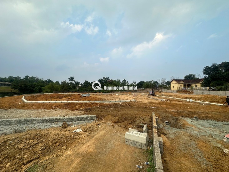 Bán gấp mảnh đất ngay sát trường đại học, xây cho thuê được luôn.