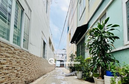 TÂN PHÚ - HẼM Ô TÔ - NHÀ LÔ GÓC 3 TẦNG VỪA Ở VỪA CHO THUÊ - NGANG KHỦNG 8M NỞ HẬU - SỔ CHÍNH CHỦ BÌA HOÀN CÔNG ĐỦ - NHỈNH 7 TỶ.