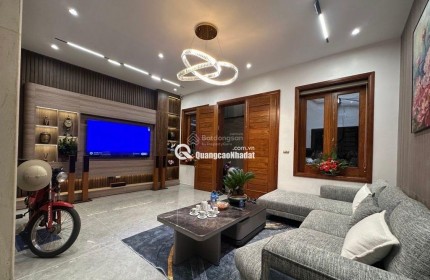 Bán nhà phố Đầm Trấu 4 tầng ô tô cửa chỉ 30 tỷ