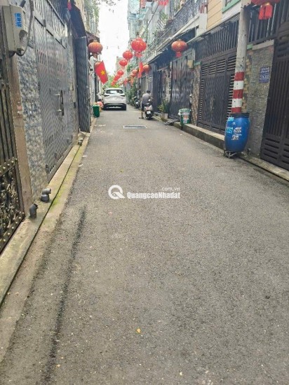 NHÀ BÁN THUẬN QUẬN 12 - GIÁP SONG HÀNH, TRƯỜNG CHINH.
QUA TÂN BÌNH CHỈ VÀI PHÚT NHÀ 4 TẦNG BTCT VÀO Ở NGAY.