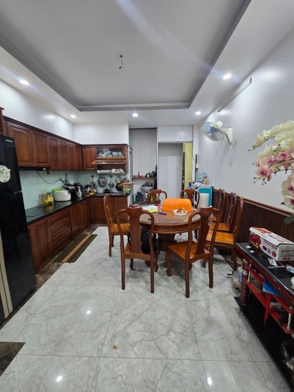 Nhà 5 tầng 60m2, hẻm 6m sát chợ Tân Hương, Tân Phú