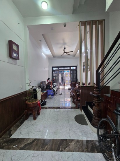 Nhà 5 tầng 60m2, hẻm 6m sát chợ Tân Hương, Tân Phú