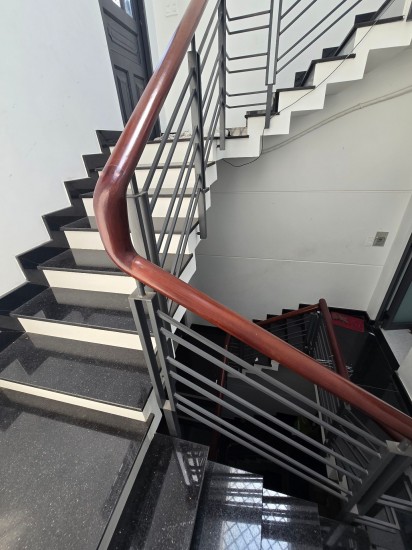 Nhà 5 tầng 60m2, hẻm 6m sát chợ Tân Hương, Tân Phú