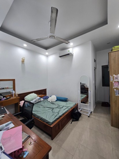 Nhà 5 tầng 60m2, hẻm 6m sát chợ Tân Hương, Tân Phú